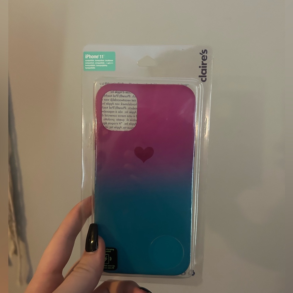 Ombré Claire’s iPhone 11 Case NWT 🩷💜🩵